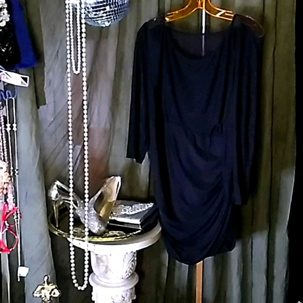 ☆NWT☆ KIYONNA Ruched Dress